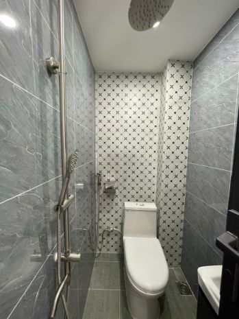 5 tỷ. bình tân. lê văn quới , hẻm thông , xe hơi đổ cửa. 7399852