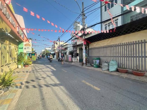 Ban nha măt tiên 5 tâng 10x25m gia 18,99 ty đương 7399888