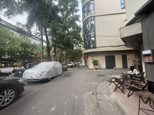 Bán nhà nguỵ như kontum, dt65m2 5t lô góc 2 mặt ngõ vỉa hè, 7403602