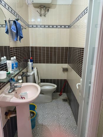 Cho thuê nhà 6 tầng mặt phố đê la thành nhỏ hợp làm công 7404258