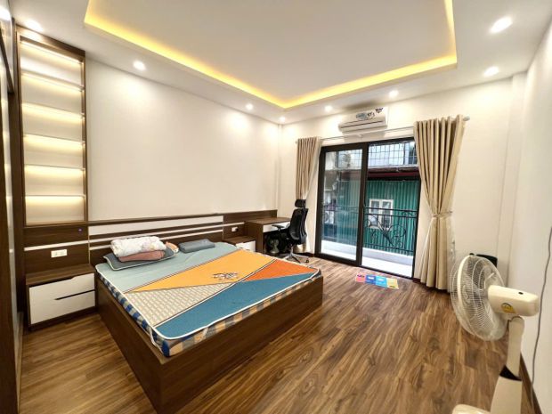 Bán nhà hai bà trưng  hồng mai 35m   5 tầng  ở ngay 7404778