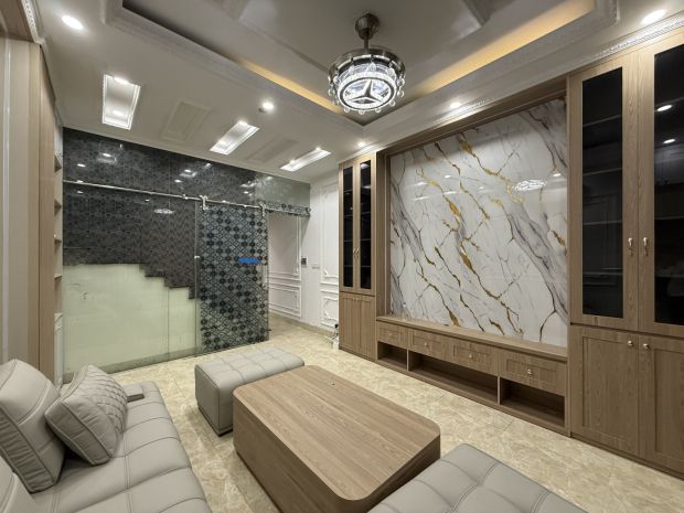 Hàng xóm ngoại giao đoàn 38m 4 tầng 8,6 tỷ 7407011