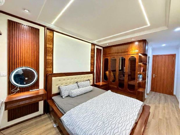 Nguyễn khang 36m x7 tầng thang máy 13,6 tỷ gần phố,vf3 đỗ 7407767