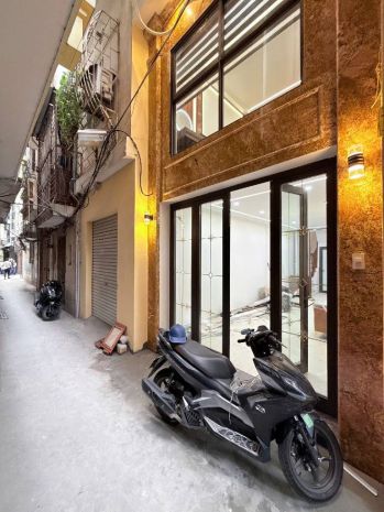 Nguyễn khang 36m x7 tầng thang máy 13,6 tỷ gần phố,vf3 đỗ 7407769