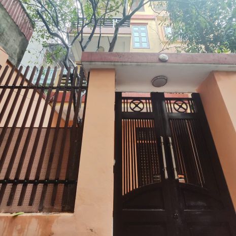 Gia đình cho thuê nhà số 39 ngõ 402 phường bạch mai. 7410988