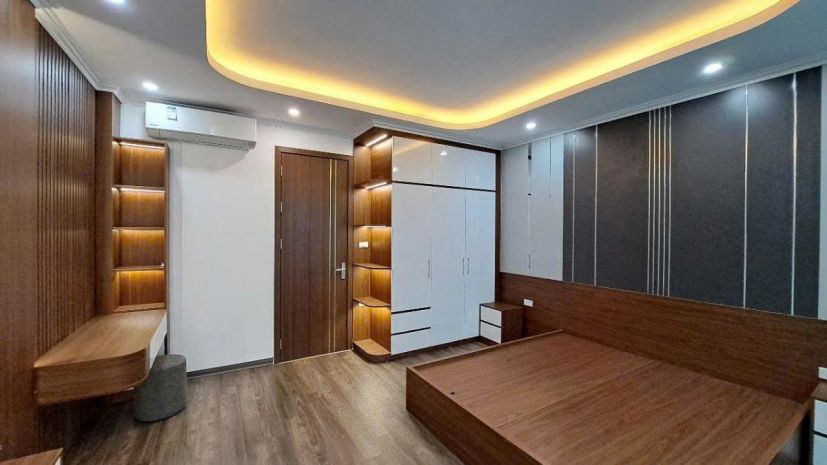 Bán nhà thạch bàn 39m 6 tầng mt4.5m ô tô đỗ 2 thoáng hơn 11 7410997