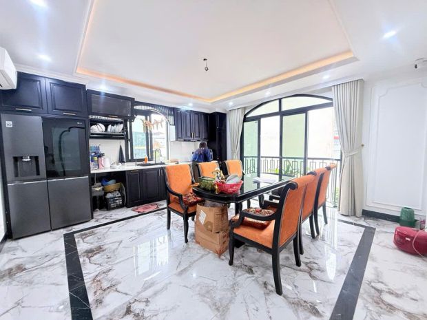 Bán nhà thụy khuê 36m 7 tầng thang máy ô tô, kinh doanh 18 7415940