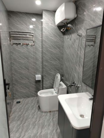 Cho thuê nhà căn góc, 221m2- 5,5t, nguyễn tuân, vũ trọng 7418468