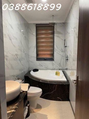 Bán khách sạn vip cầu giấy - dt 12 tỷn - 190m2 - 11 7418486