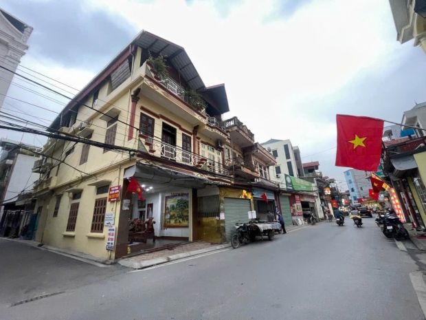 Chỉ 1 căn duy nhất - nhà 3 tầng  ô tô đỗ cửa  gần cầu 7421920