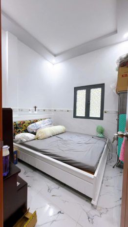 Nhà đep q4. can goc mat tien duong so. 2 tang . chi 5 ty 7422356