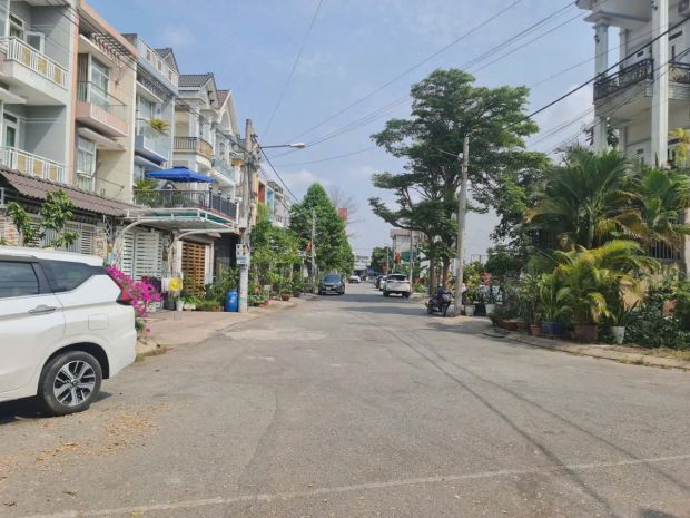 Bán lô đất cực đẹp,shr đường nhựa 13m,giáp công viên,gần 7422675