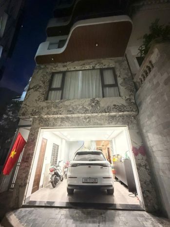 Cần bán nhà trung tâm ngọc lâm 7,5 tầng có thang máy,gần 7422753