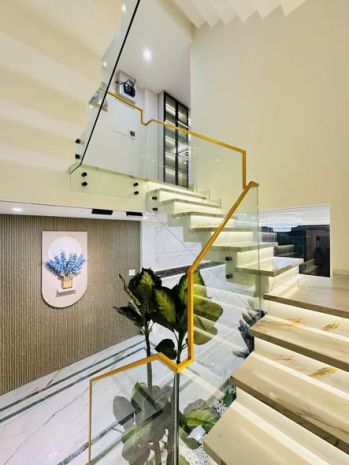 Nhà 5 tầng lung linh full nội thât xịn xò - có ô chỡ thang 7424198