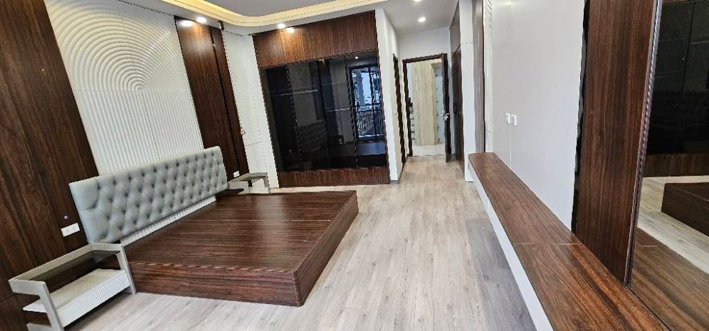Bán nhà ngõ 74 thượng thanh 53m x 5t thang máy mới tinh, 7425069