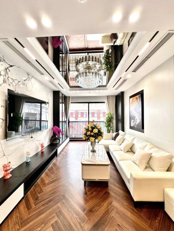 Phố trung kính nhà xây mới kính koong 55m 7t thang máy 7427707