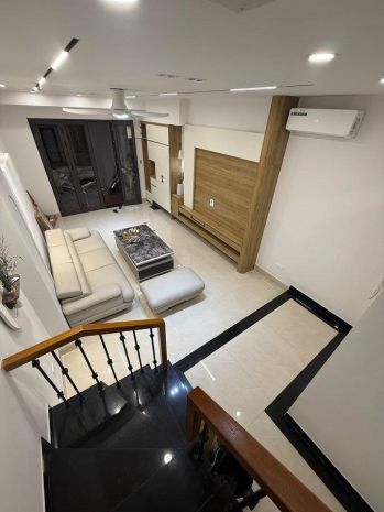 Trung tâm bồ đề, sần trường cạnh phố 36m2 7 tầng xây độc 7428458