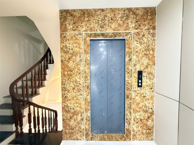 Bán nhà cạnh công viên 365 kiến hưng 50m² 7 tầng thang máy 7432208