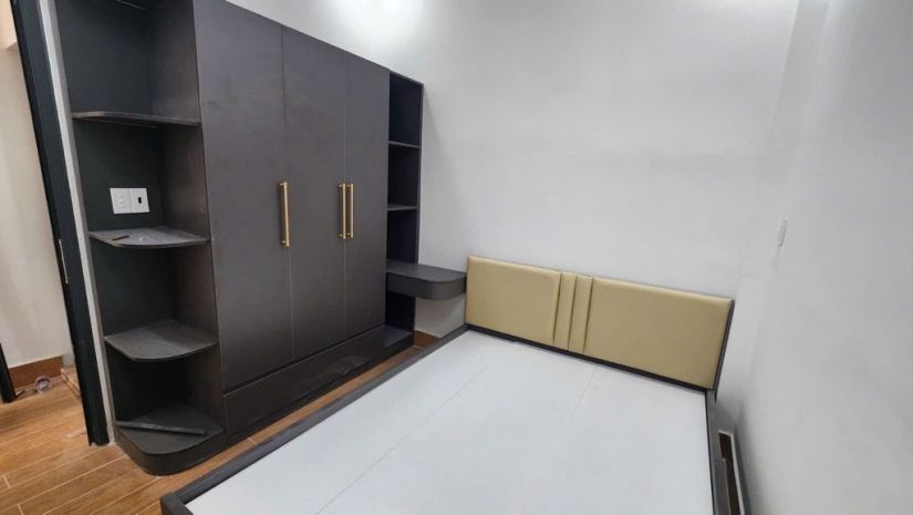 Nhà đẹp ở ngay, hẻm xe hơi khu vip âu dương lân  tạ quang 7433322