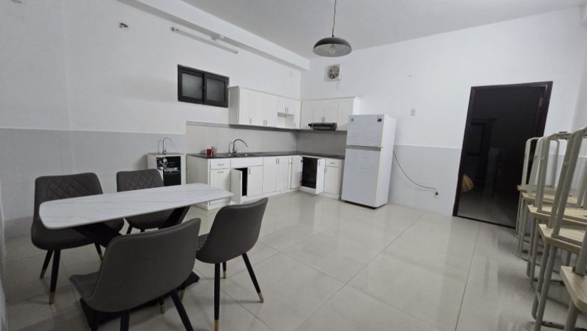 Mt hải phòng gần chợ đêm, 110m2, + 190m2 ngoài sổ, 7 7433657