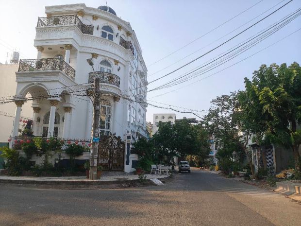 Bán nhà mặt tiền đối diện bến xe quận 8, gần công viên 7433944