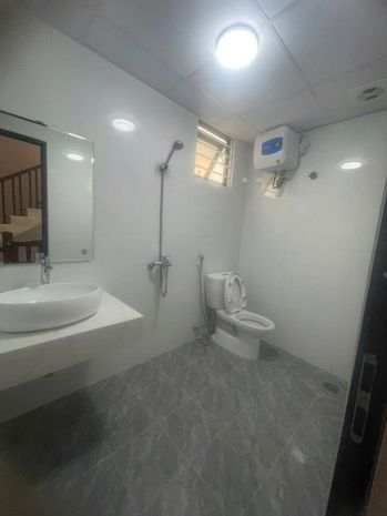 Nha mơi koong chi 12xx ty 39m2*6t, lô goc, 2 thoang, n 7435010