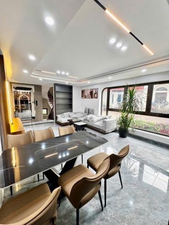 Bán nhà cổ linh 50m 6 tầng mt11.5m thang máy gara ô tô 12 tỷ 7435826