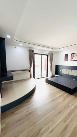 Bán nhà cổ linh 50m 6 tầng mt11.5m thang máy gara ô tô 12 tỷ 7435828