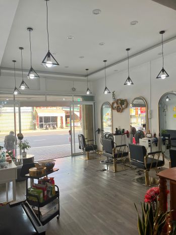 Cho thuê hoăc sang tiệm tóc có phòng ở lại tai lâm đông 7436423