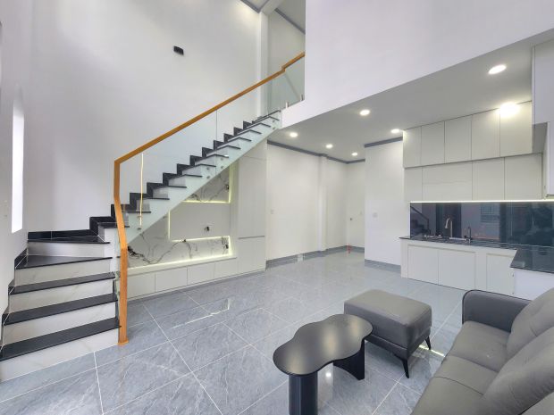 Bán nhà 1 trệt, 1 lầu. 2 mặt tiền. tp long khánh. đn. chỉ 1 7437522