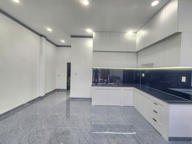 Bán nhà 1 trệt, 1 lầu. 2 mặt tiền. tp long khánh. đn. chỉ 1 7437523