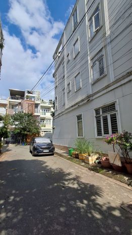 Chỉ 6.8 tỷ tl - nhà 3 tầng - ngay chợ bình triệu - hẻm 5m 7437729