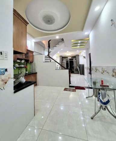 5.5 tỷ  hxh  80m²  ngang gần 5m, nở hậu 6.8m.p.10, quang 7438846