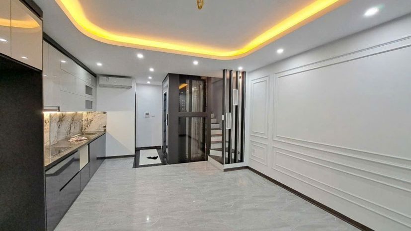 Hiếm! nhà đẹp trung tâm hồ thạch bàn  thang máy  ô tô 7439830