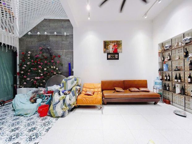 Lâm văn bền  xe hơi ngủ trong nhà  4 tầng mới đẹp  chỉ 7444200