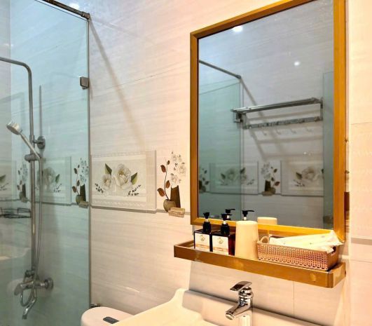 Cho thuê khách sạn 11 phòng la sơn phu tử, phường 6,  đà 7446882