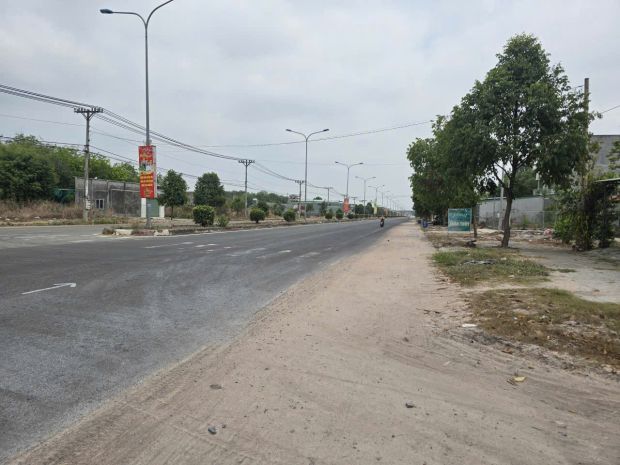 Đất đẹp - mặt tiền - chính chủ bán  lô đất nằm ngay trung 7447632
