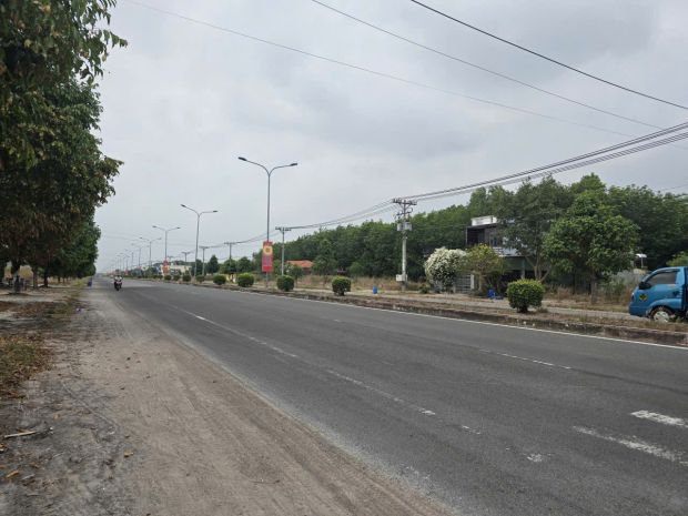 Đất đẹp - mặt tiền - chính chủ bán  lô đất nằm ngay trung 7447633