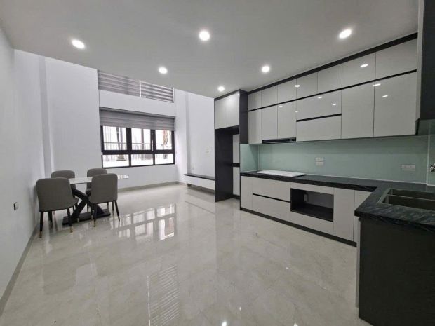 Bán nhà bồ đề 41m 7 tầng mt4m thang máy ô tô đỗ sát hồ 15 tỷ 7448936