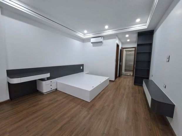 Bán nhà bồ đề 41m 7 tầng mt4m thang máy ô tô đỗ sát hồ 15 tỷ 7448939