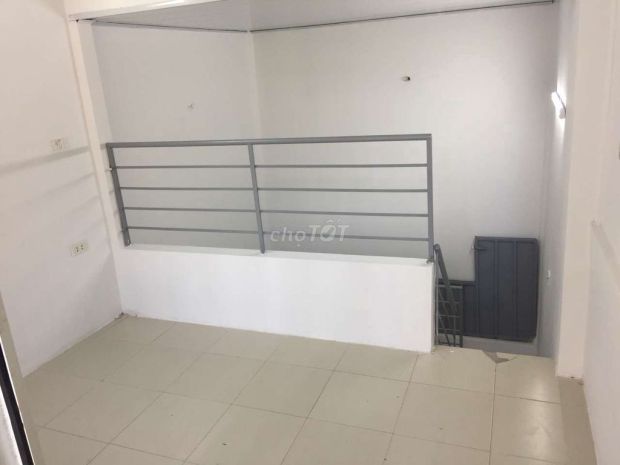 Cho thuê nhà riêng 2 tầng 20mx2 tại ngõ 285 nguyễn văn 7453755