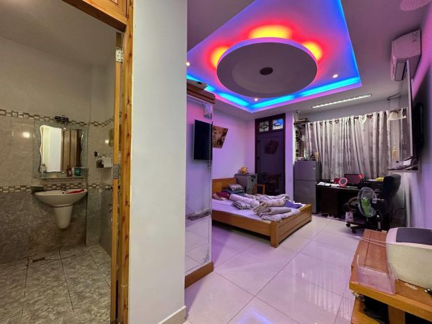 Nhà mt đường tân sơn phường 12 cũ quận gò vấp. 7453953