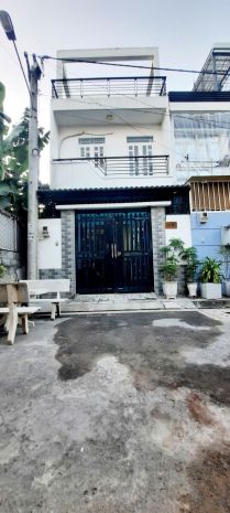 Bán nhà khu dân trí cao an ninh tốt đường số6linh xuân tphcm 7455426