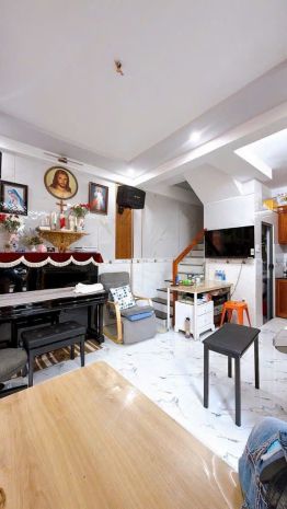 Nhà mới 100 ,nằm trên đường số 35  khánh hội  quận 4.khu 7457517