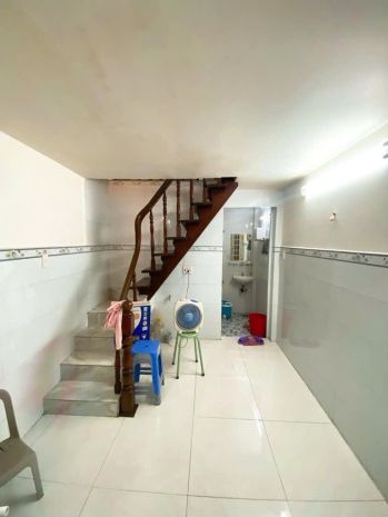 Nhà mặt tiền tôn đản quận 4,cách chợ cầu cống vài bước chân 7457528