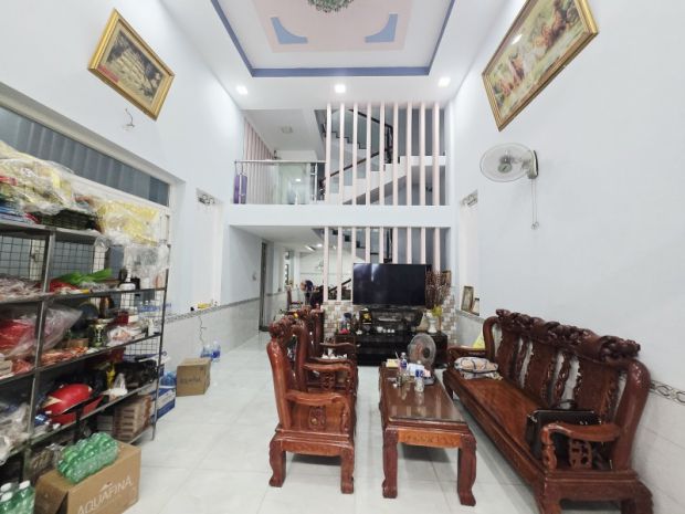Bán nhà 3 tầng có sân thượng 147m2,ngang 6m,đường 3 ô 7458234