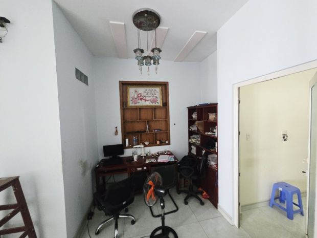 Bán nhà 3 tầng có sân thượng 147m2,ngang 6m,đường 3 ô 7458235