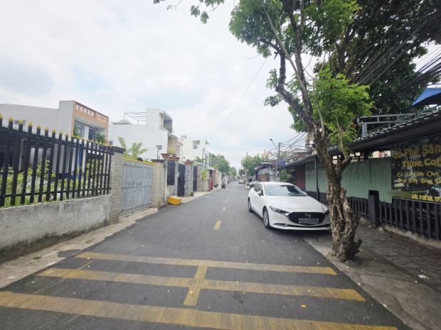 Bán nhà 3 tầng có sân thượng 147m2,ngang 6m,đường 3 ô 7458236