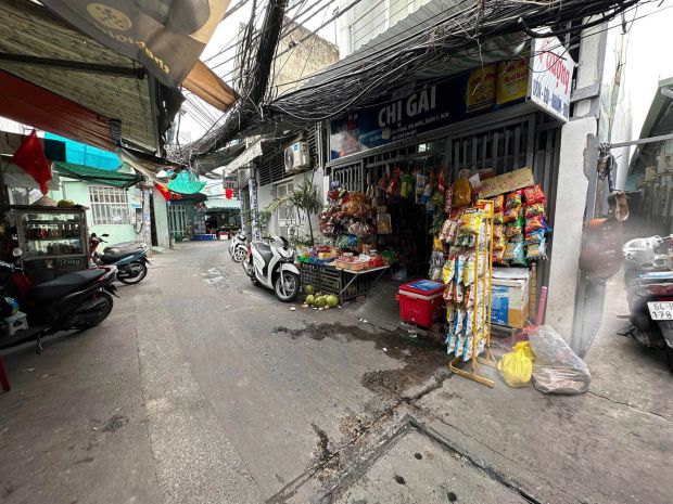 Thuận an cư  hxh  gần lotte mart
-  h.ẻm 380 lê văn 7458590