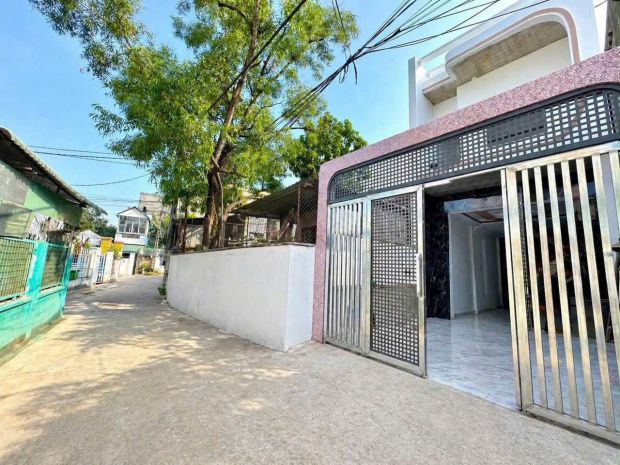 Bán nhà 2 tầng biên hòa,shr đường xe hơi,gần bv 7459583
